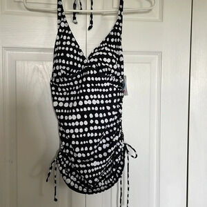 NWT Croft & Barrow tankini  sz 6 Lycra black & white print. Ruching drawstring